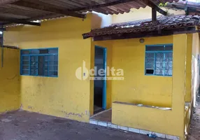 Foto 1 de Casa com 4 Quartos à venda, 100m² em Santa Maria, Uberlândia