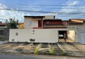 Foto 1 de Sobrado com 6 Quartos à venda, 360m² em Parque Anhangüera, Goiânia