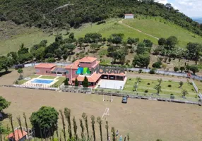 Foto 1 de Fazenda/Sítio com 6 Quartos à venda, 61m² em Zona Rural, Jeceaba