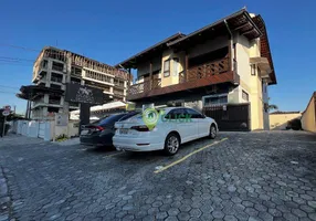 Foto 1 de Imóvel Comercial com 4 Quartos à venda, 360m² em Costa E Silva, Joinville