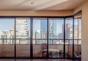 Foto 1 de Apartamento com 3 Quartos à venda, 205m² em Itaim Bibi, São Paulo