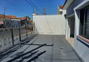 Foto 1 de Casa com 2 Quartos para alugar, 165m² em Vila Xavier, Araraquara