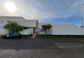 Foto 1 de Sobrado com 5 Quartos à venda, 412m² em Vila Harmonia, Araraquara