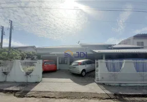 Foto 1 de Casa de Condomínio com 5 Quartos à venda, 170m² em Centro, Penha