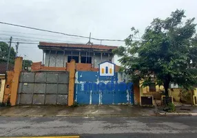 Foto 1 de Casa com 2 Quartos à venda, 73m² em Santa Maria, Santos