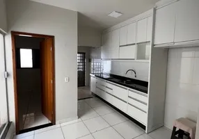 Foto 1 de Casa com 2 Quartos para alugar, 120m² em Colinas, Londrina