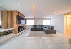 Foto 1 de Casa de Condomínio com 4 Quartos à venda, 185m² em Jardim Têxtil, São Paulo