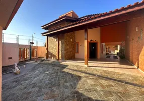 Foto 1 de Casa com 5 Quartos à venda, 241m² em Balneário Gaivotas, Itanhaém