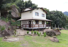Foto 1 de Casa com 4 Quartos à venda, 147m² em Limoeiro, Guapimirim