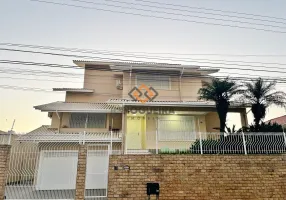 Foto 1 de Casa com 4 Quartos para alugar, 317m² em Jardim Atlântico, Florianópolis