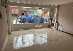 Foto 1 de Casa com 2 Quartos à venda, 135m² em Vila Curuçá, Santo André