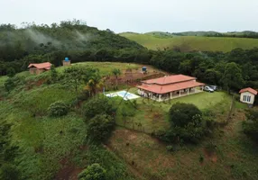 Foto 1 de Fazenda/Sítio com 3 Quartos à venda, 165m² em Santana, São José dos Campos