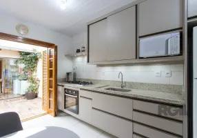 Foto 1 de Casa com 3 Quartos à venda, 107m² em Aberta dos Morros, Porto Alegre