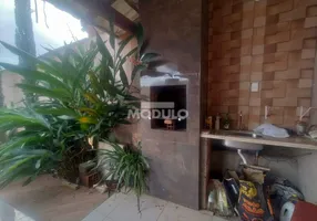 Foto 1 de Casa com 3 Quartos para alugar, 150m² em Pampulha, Uberlândia