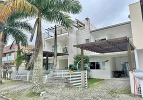 Foto 1 de Sobrado com 3 Quartos à venda, 151m² em Praia de Leste, Pontal do Paraná