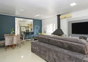 Foto 1 de Casa com 5 Quartos à venda, 468m² em Medianeira, Porto Alegre