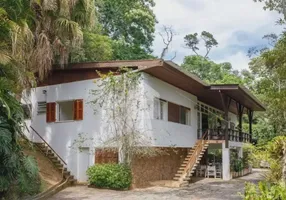 Foto 1 de Casa com 5 Quartos à venda, 300m² em Nogueira, Petrópolis