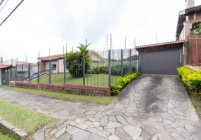 Foto 1 de Casa com 4 Quartos à venda, 281m² em Vila Assunção, Porto Alegre