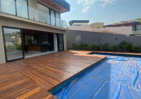 Foto 1 de Casa de Condomínio com 4 Quartos à venda, 600m² em Condomínio do Lago, Goiânia