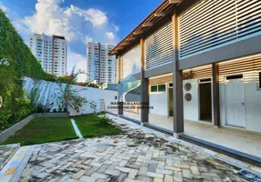 Foto 1 de Casa com 4 Quartos à venda, 440m² em Adrianópolis, Manaus