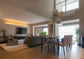 Foto 1 de Apartamento com 3 Quartos para alugar, 137m² em Brooklin, São Paulo