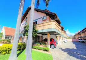 Foto 1 de Casa de Condomínio com 3 Quartos à venda, 234m² em Tristeza, Porto Alegre
