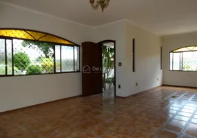 Foto 1 de Sobrado com 4 Quartos à venda, 327m² em Vila Anhangüera, Valinhos