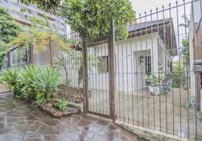 Foto 1 de Casa com 2 Quartos à venda, 100m² em Mont' Serrat, Porto Alegre
