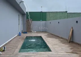 Foto 1 de Casa de Condomínio com 3 Quartos à venda, 400m² em Parque dos Rodoviários, Campos dos Goytacazes