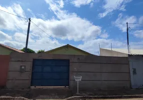 Foto 1 de Casa com 2 Quartos à venda, 50m² em Nova Esperança, Várzea Grande