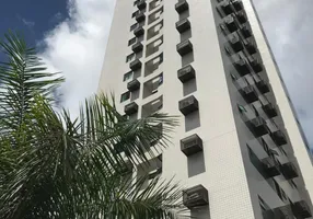 Foto 1 de Apartamento com 3 Quartos para alugar, 65m² em Madalena, Recife