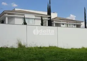 Foto 1 de Casa com 4 Quartos à venda, 850m² em Gávea, Uberlândia