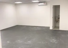 Foto 1 de Sala Comercial à venda, 56m² em Vila Sao Francisco (Zona Sul), São Paulo