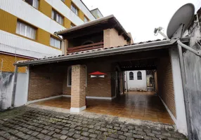 Foto 1 de Casa com 4 Quartos à venda, 212m² em Centro, Caraguatatuba