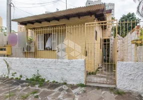 Foto 1 de Casa com 3 Quartos à venda, 165m² em Vila Ipiranga, Porto Alegre