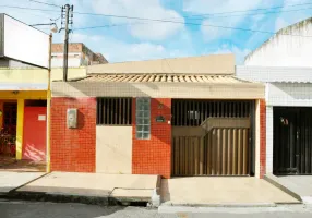 Foto 1 de Casa com 4 Quartos à venda, 187m² em Ponto Novo, Aracaju