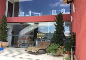 Foto 1 de Casa de Condomínio com 4 Quartos para alugar, 450m² em Araras, Petrópolis