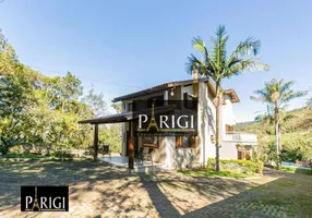 Foto 1 de Casa com 5 Quartos para alugar, 350m² em Vila Nova, Porto Alegre