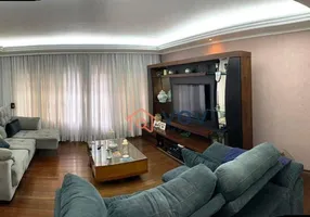 Foto 1 de Sobrado com 4 Quartos para venda ou aluguel, 300m² em Bosque da Saúde, São Paulo