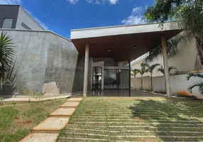 Foto 1 de Casa de Condomínio com 4 Quartos à venda, 250m² em Paradiso, Uberlândia