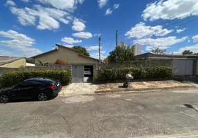 Foto 1 de Casa com 3 Quartos à venda, 214m² em Setor Urias Magalhães, Goiânia