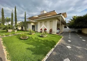 Foto 1 de Casa com 4 Quartos à venda, 360m² em Jardins Madri, Goiânia