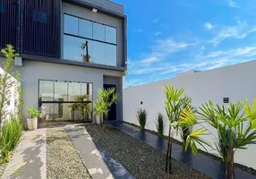 Foto 1 de Casa com 2 Quartos à venda, 80m² em Espinheiros, Itajaí