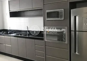 Foto 1 de Apartamento com 2 Quartos para alugar, 76m² em Centro, Balneário Camboriú