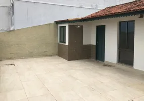 Foto 1 de Casa com 5 Quartos para alugar, 250m² em Imbetiba, Macaé