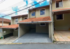 Foto 1 de Sobrado com 3 Quartos à venda, 72m² em Santa Cândida, Curitiba