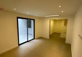 Foto 1 de Casa com 3 Quartos à venda, 241m² em Morro dos Ingleses, São Paulo