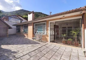 Foto 1 de Casa com 5 Quartos à venda, 227m² em Parque do Ingá, Teresópolis