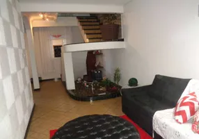 Foto 1 de Sobrado com 3 Quartos à venda, 115m² em Jardim do Castelo, Ferraz de Vasconcelos