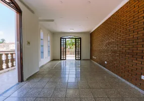 Foto 1 de Sobrado com 3 Quartos à venda, 224m² em Vila Nova, Pedreira